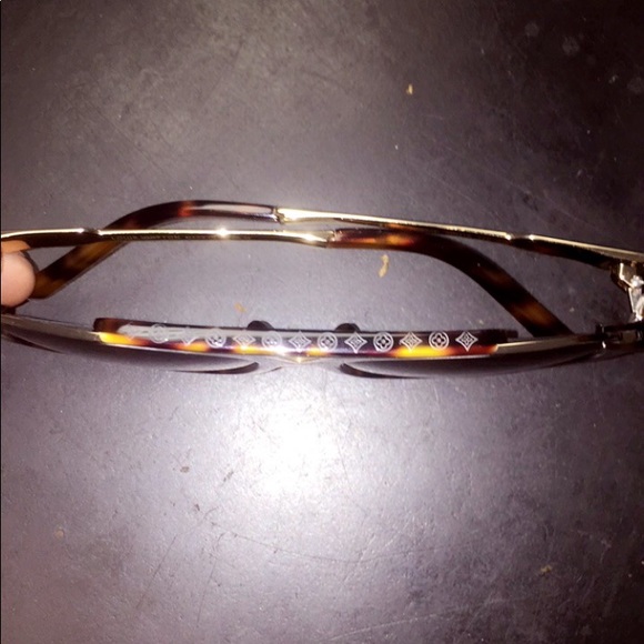 Lv glasses - Picture 2 of 2